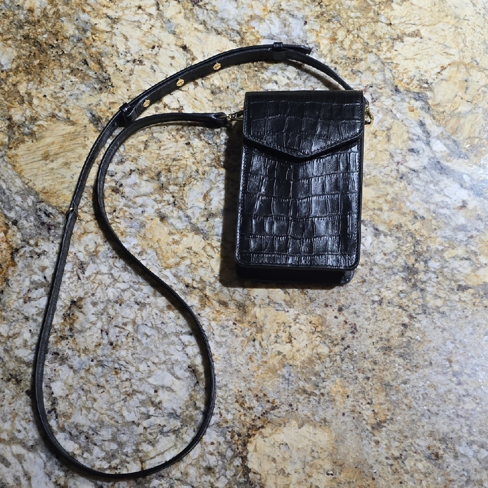 Black Crocodile-Embossed Women's Crossbody Phone Pocket